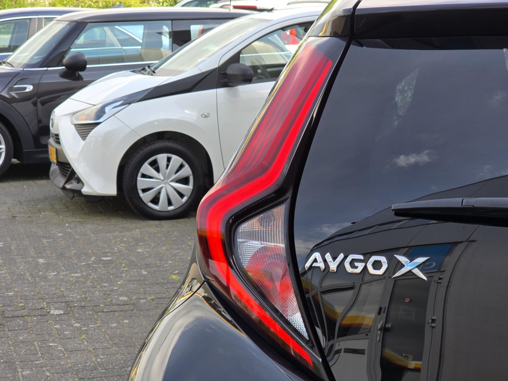Toyota Aygo x 1.0 vvt-i s-cvt envy