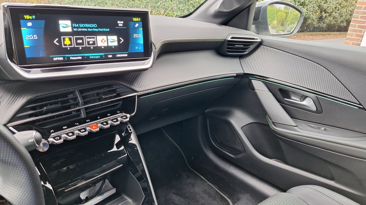 Peugeot e208 GT
