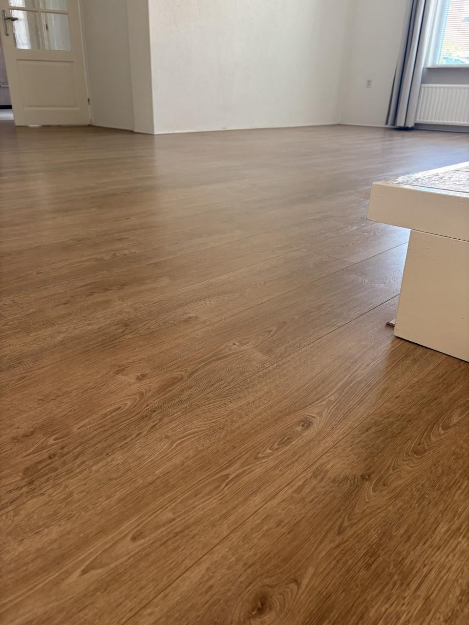 +- 35/40m2 laminaat houtlook