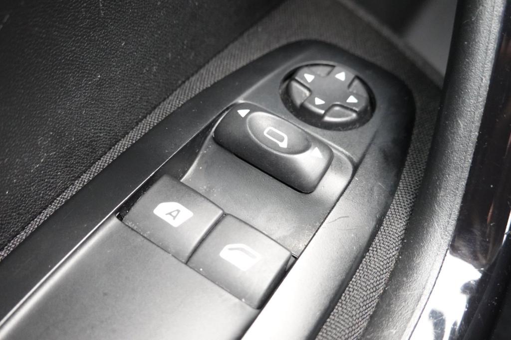 Peugeot 208 1.2 vti active