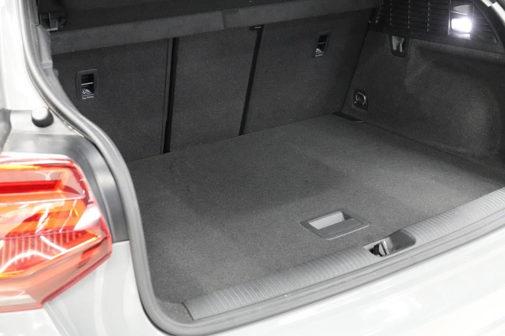 Audi Q2 1.5 tfsi | acc | pdc | carplay | s-line |