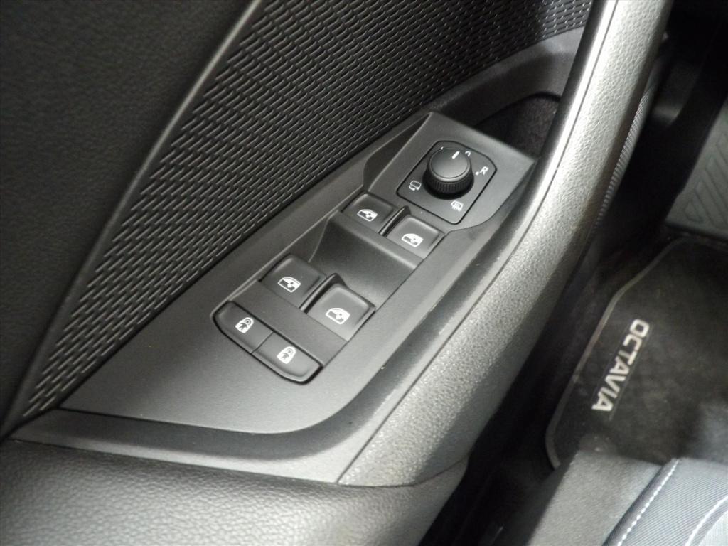 Skoda Octavia combi 1.4 tsi iv 204pk phev dsg business edition plus
