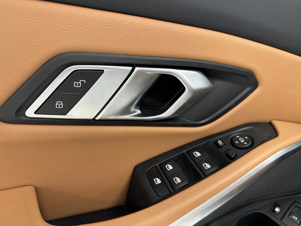 BMW 3-serie touring 330e xdrive m-sport | panoramadak | cognac | head-up-di