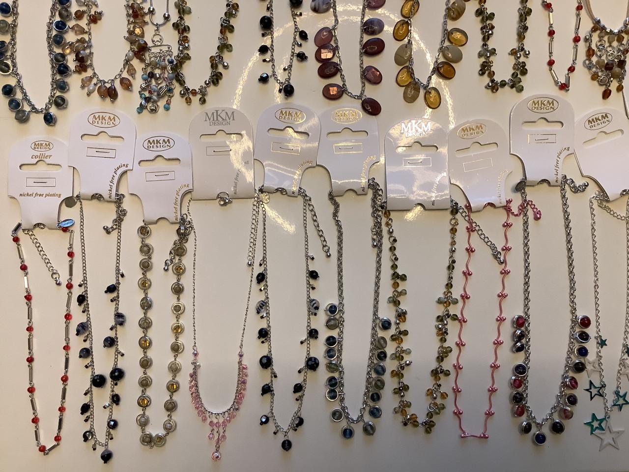 Partij mooie MKM Design kettingen. ( partij 55)