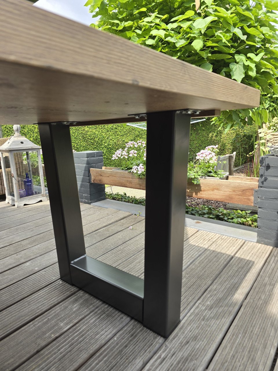 Mooie grote eettafel - IN PERFECTE STAAT