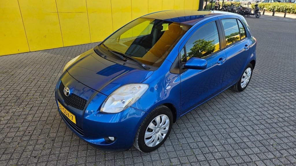 Toyota Yaris 1.3 vvti cool / nl auto / nap