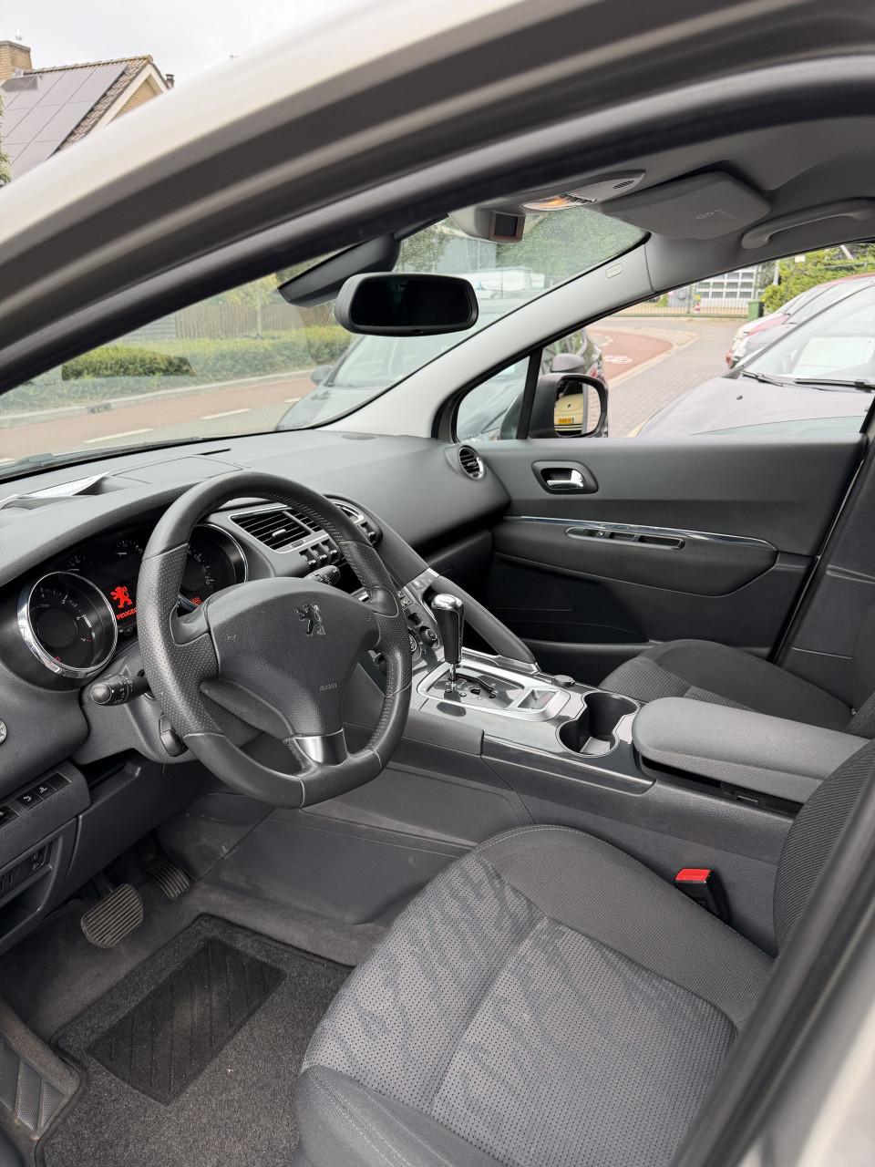 Peugeot 3008 automaat bouwjaar 2010