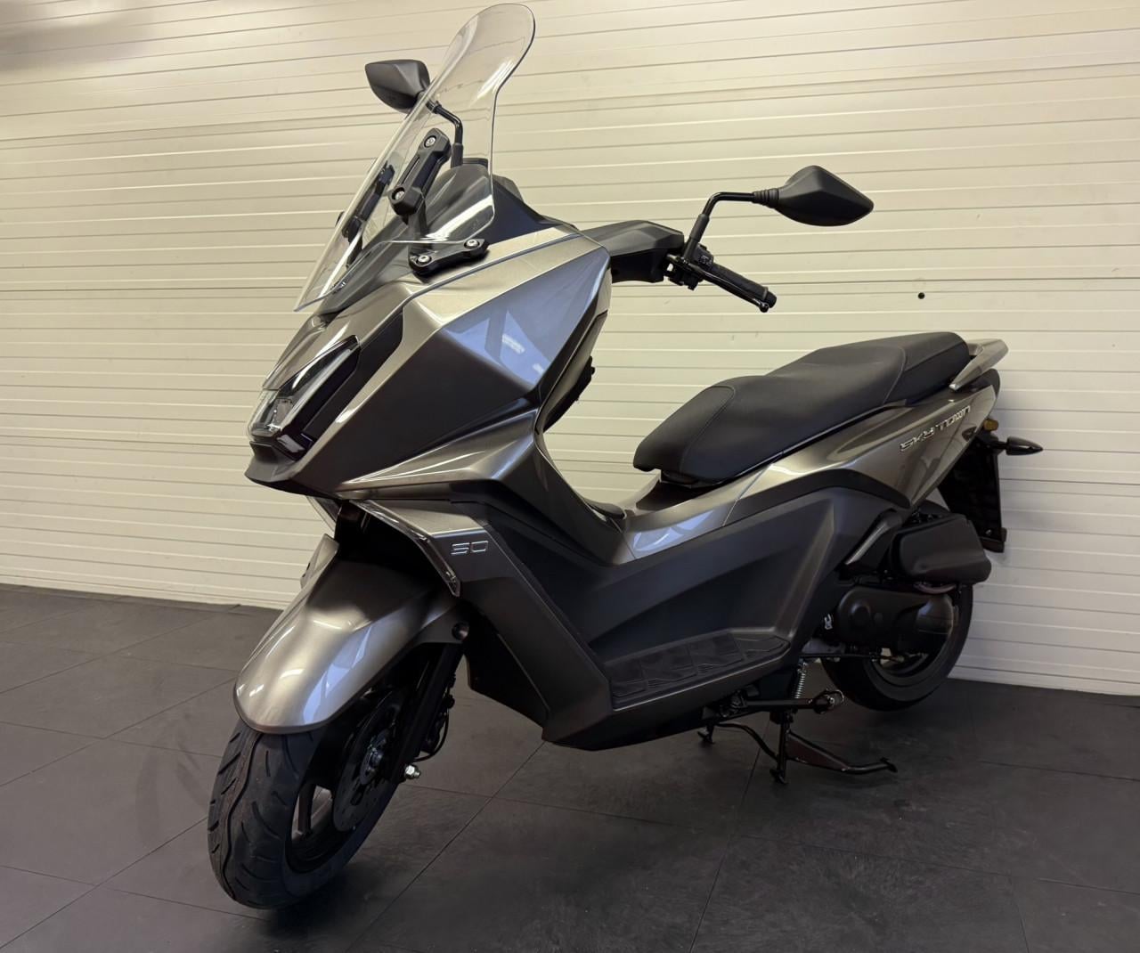 Kymco Skytown de A-merk woon/werk/tour scooter!