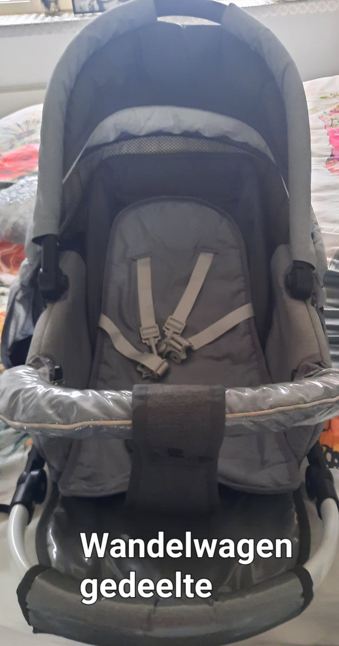 3 in 1 kinderwagen plus toebehoren z.g.a.n.