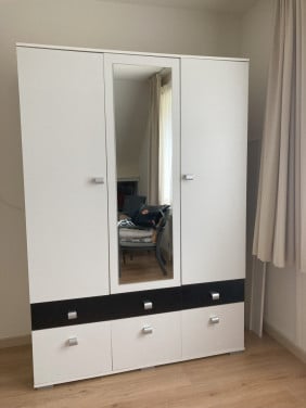 3 deurs kast met spiegel