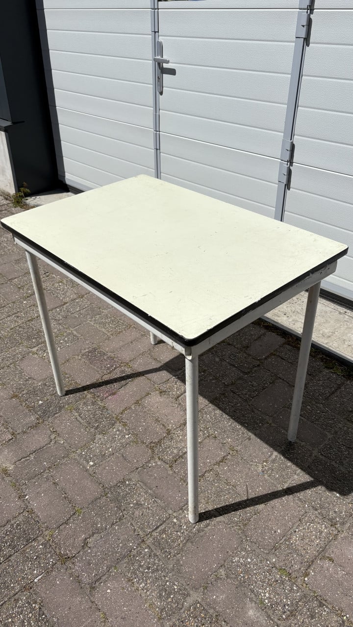 Werkbankje tafeltje c