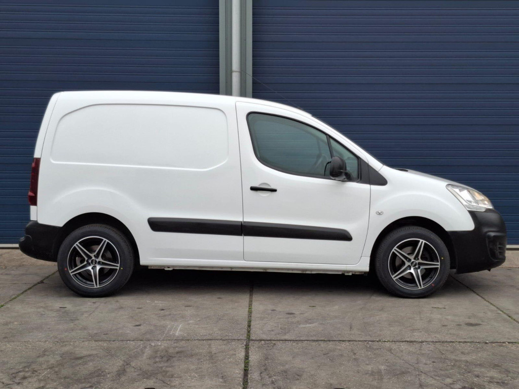 Citroen Berlingo 1.6 bluehdi 75 comfort airco / kasten inrichting / trekhaa