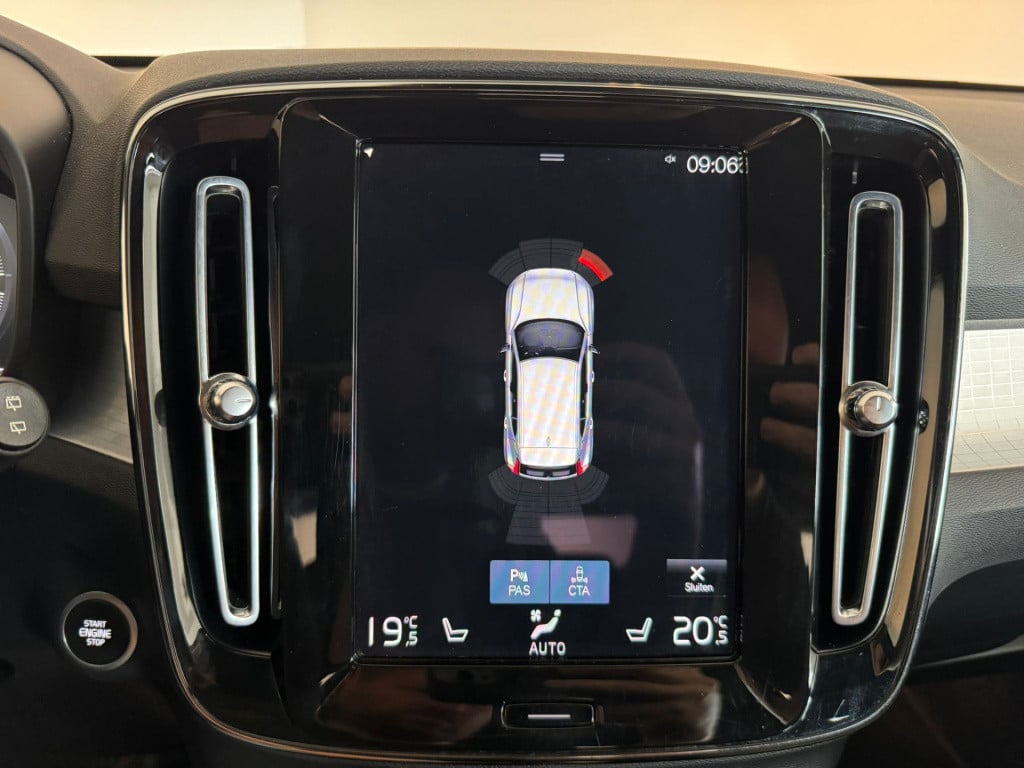 Volvo XC40 1.5 t4 recharge inscription expression