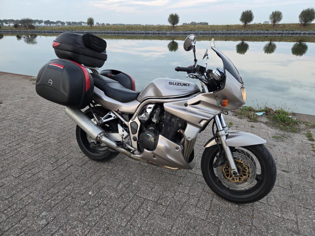 Suzuki GSF1200 Bandit met 3 delig kofferset