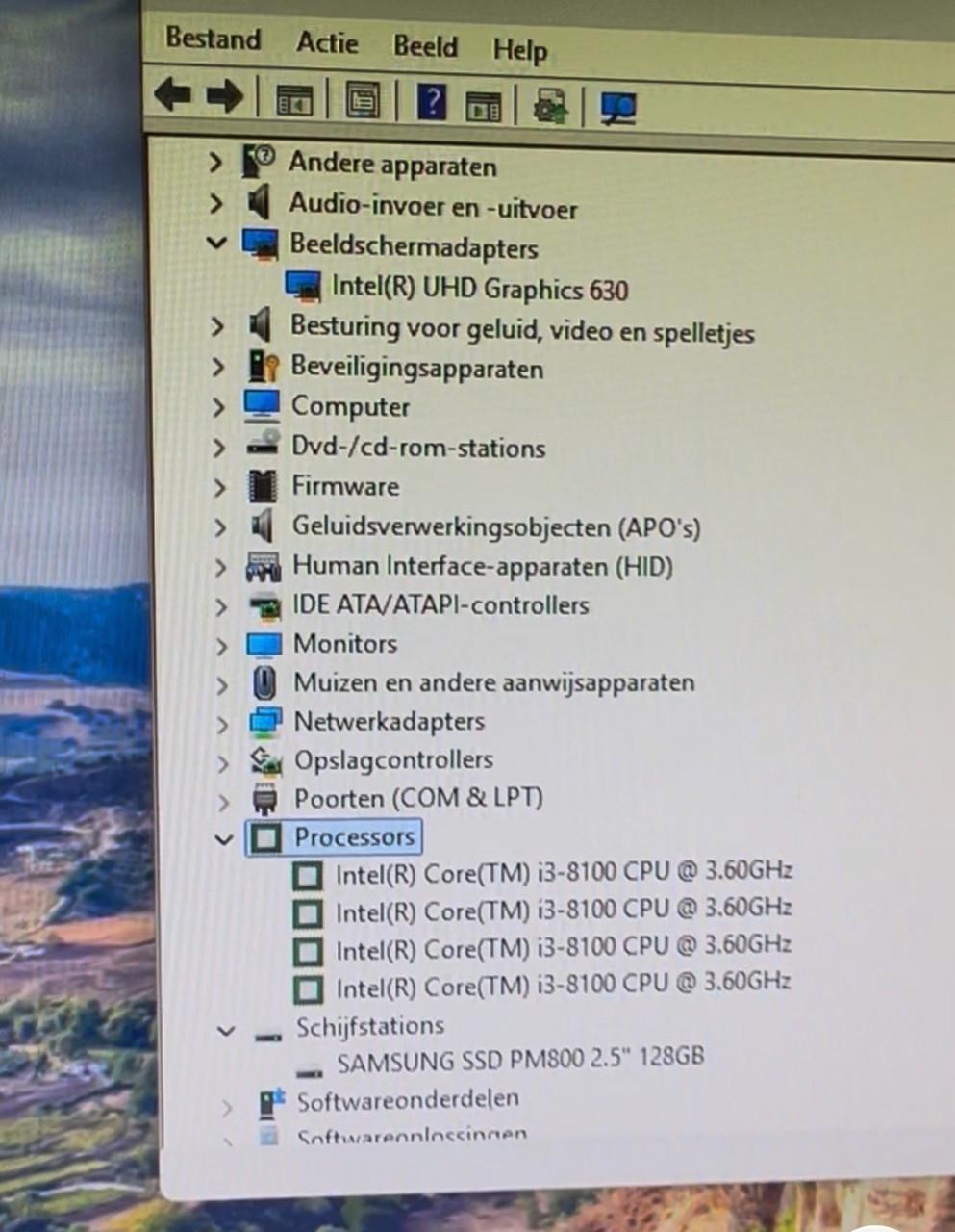 Complete set  Lenovo / Intel Core i3 8de generatie / 8GB ram / Windows 11 /
