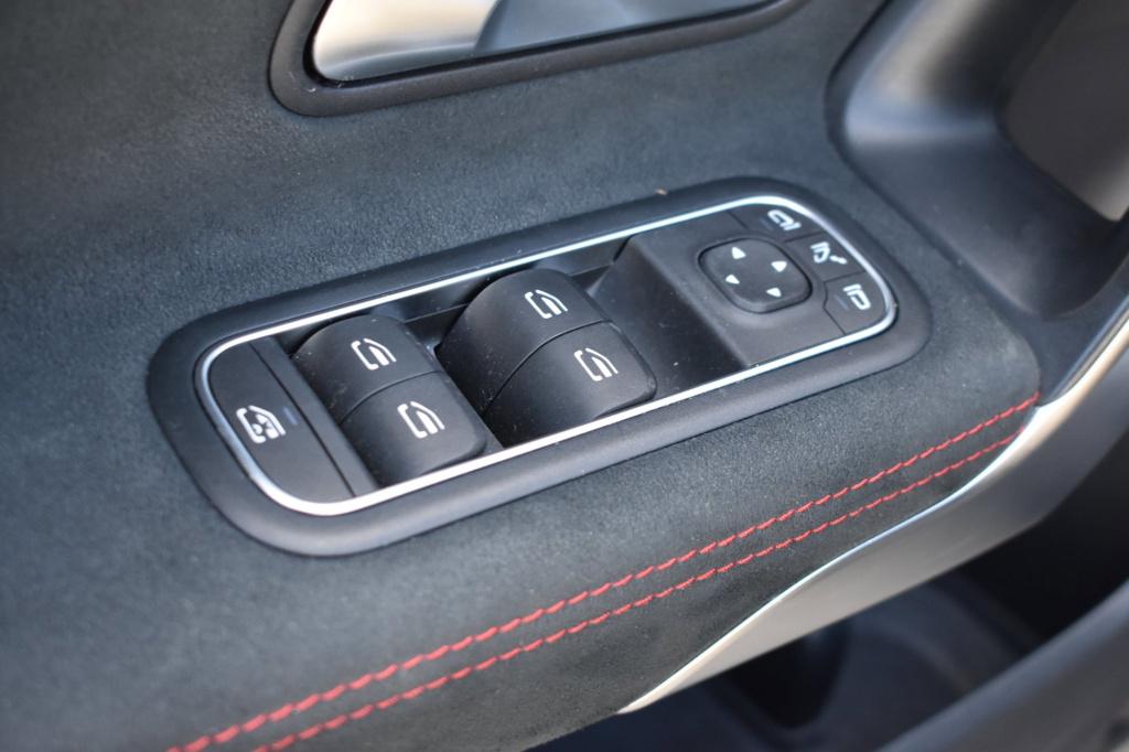 Mercedes-Benz Cla 180 amg night | sfeerverlichting | camera | apple carplay