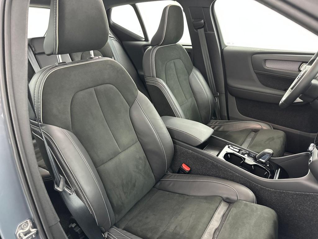Volvo XC40 t5 262pk recharge r-design| pano| 360camera| ada.cruise| keyless