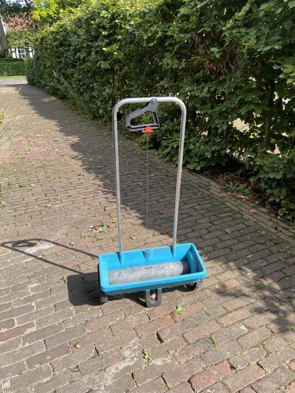 Kalk strooiwagentje Gardena
