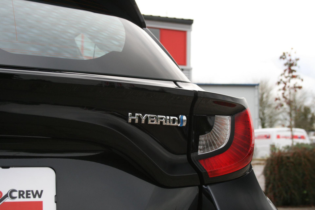 Mazda 2 Hybrid 1.5 centre-line