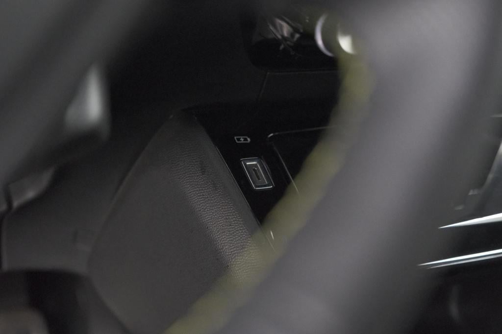 Peugeot 2008 puretech 130 eat8 gt-line | stoelverwarming | camera | dodehoe