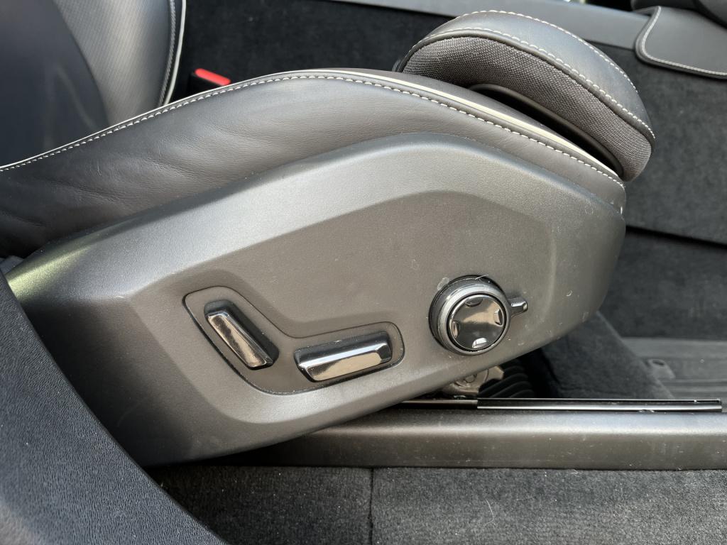 Volvo XC90 2.0 t8 plug-in hybrid awd ultimate dark | luchtvering | bowers &