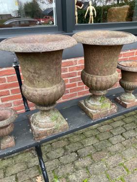 Gietijzeren tuinvazen