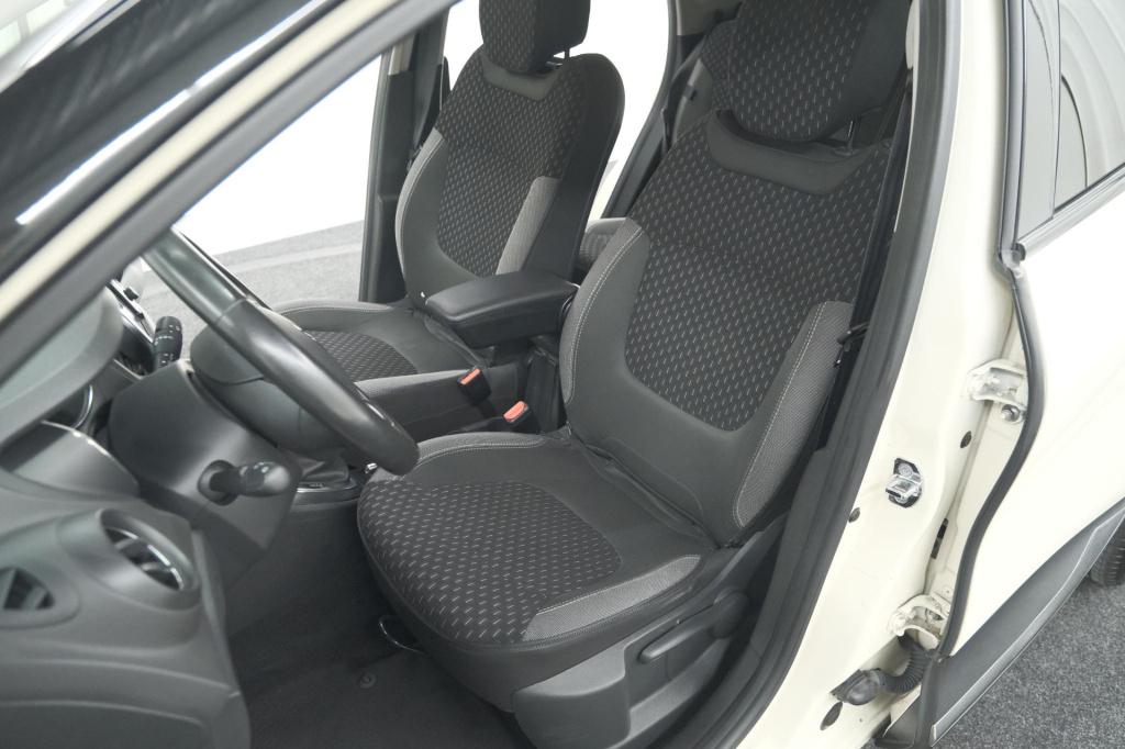 Renault Captur tce 120 edc intens | camera | dodehoekdetectie | navigatie |