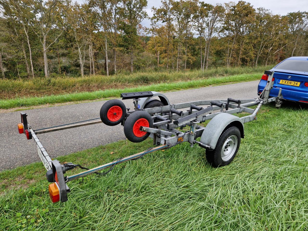 PEGA kantel trailer 750 kg in goede staat en zeer compleet