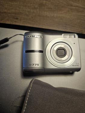 Werkende mooie vintage Olympus X 775 digitale Zoomcamera....