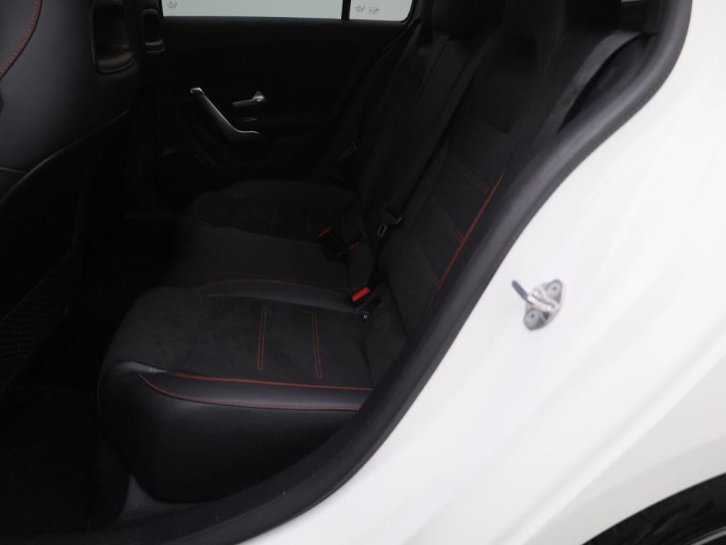 Mercedes-Benz A-Klasse 180 business solution amg | automaat | navigatie | s