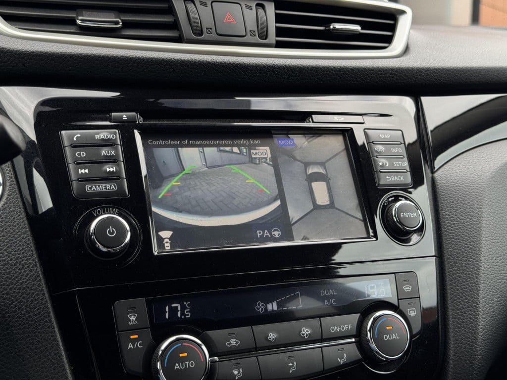 Nissan Qashqai 1.2 tekna | trekhaak | navigatie | leder | 360° camera | sto