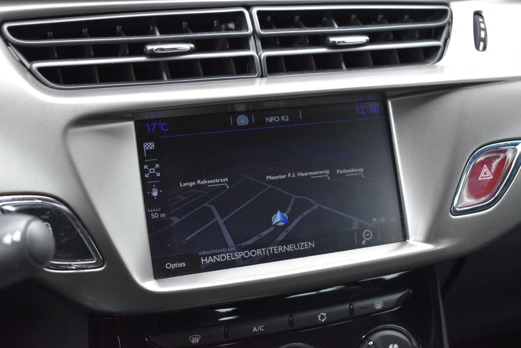 Ds Ds 3 1.2 puretech so chic | cruise control | climate control | navigatie