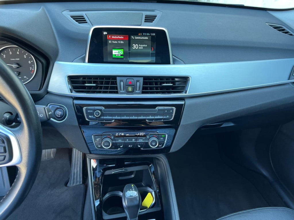 BMW X1 xdrive20i high executive sport-line aut | leer | 18'' | nav | trekha