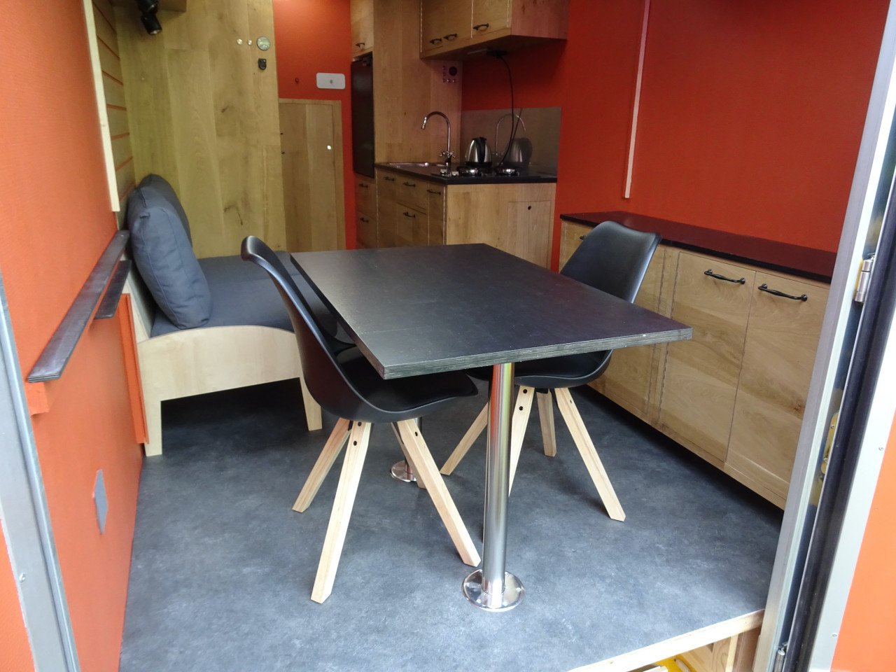 Camper off-grid - onopvallend vrij staan - variabel interieur