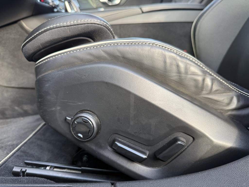 Volvo V60 t6 340pk recharge r-design| panodak| adap.cruise| 360camera| awd