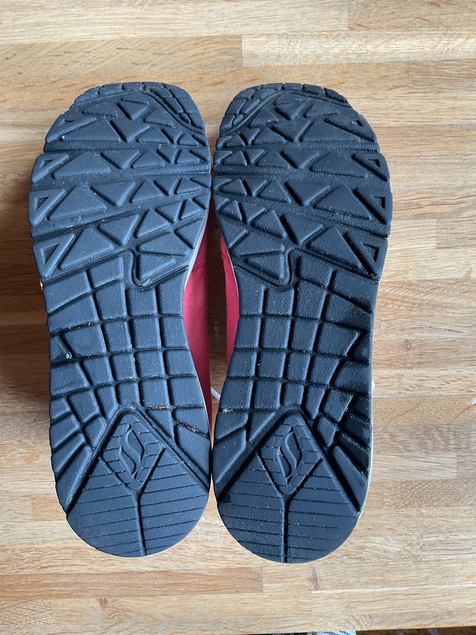 Skechers