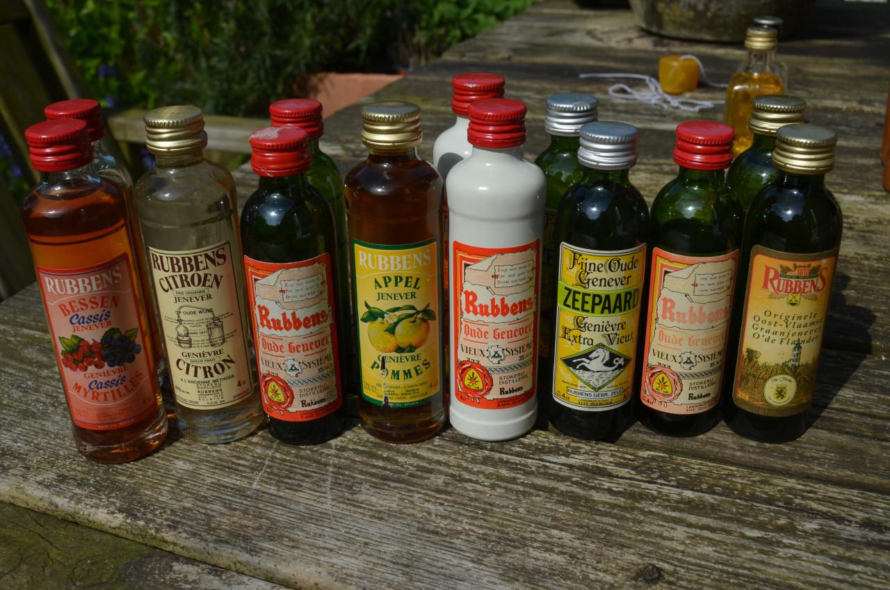 Diverse miniatuur flesjes meest Belgische jenever (3)