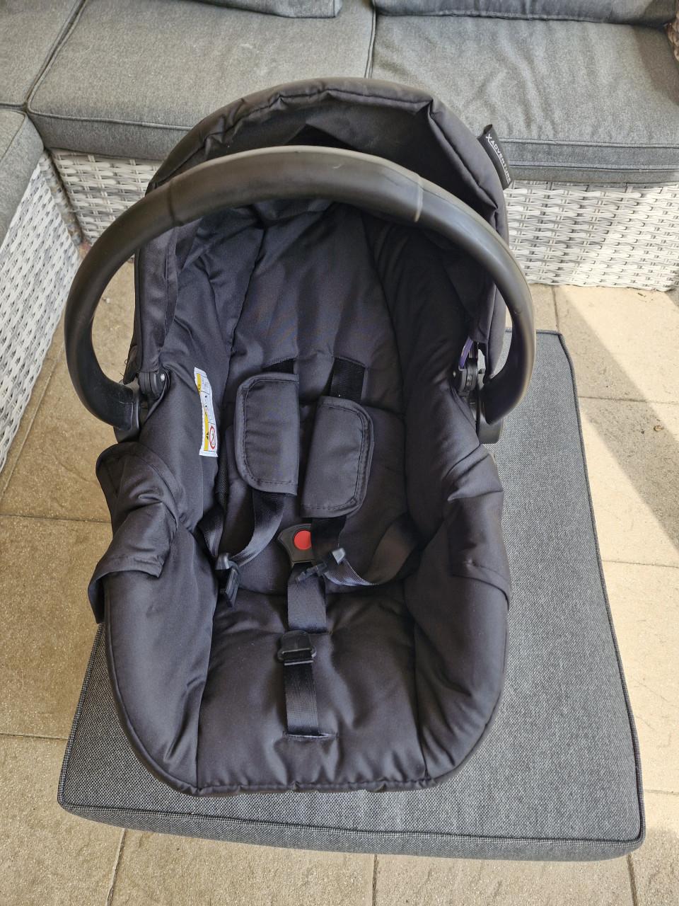 Maxicosie en kinderwagen
