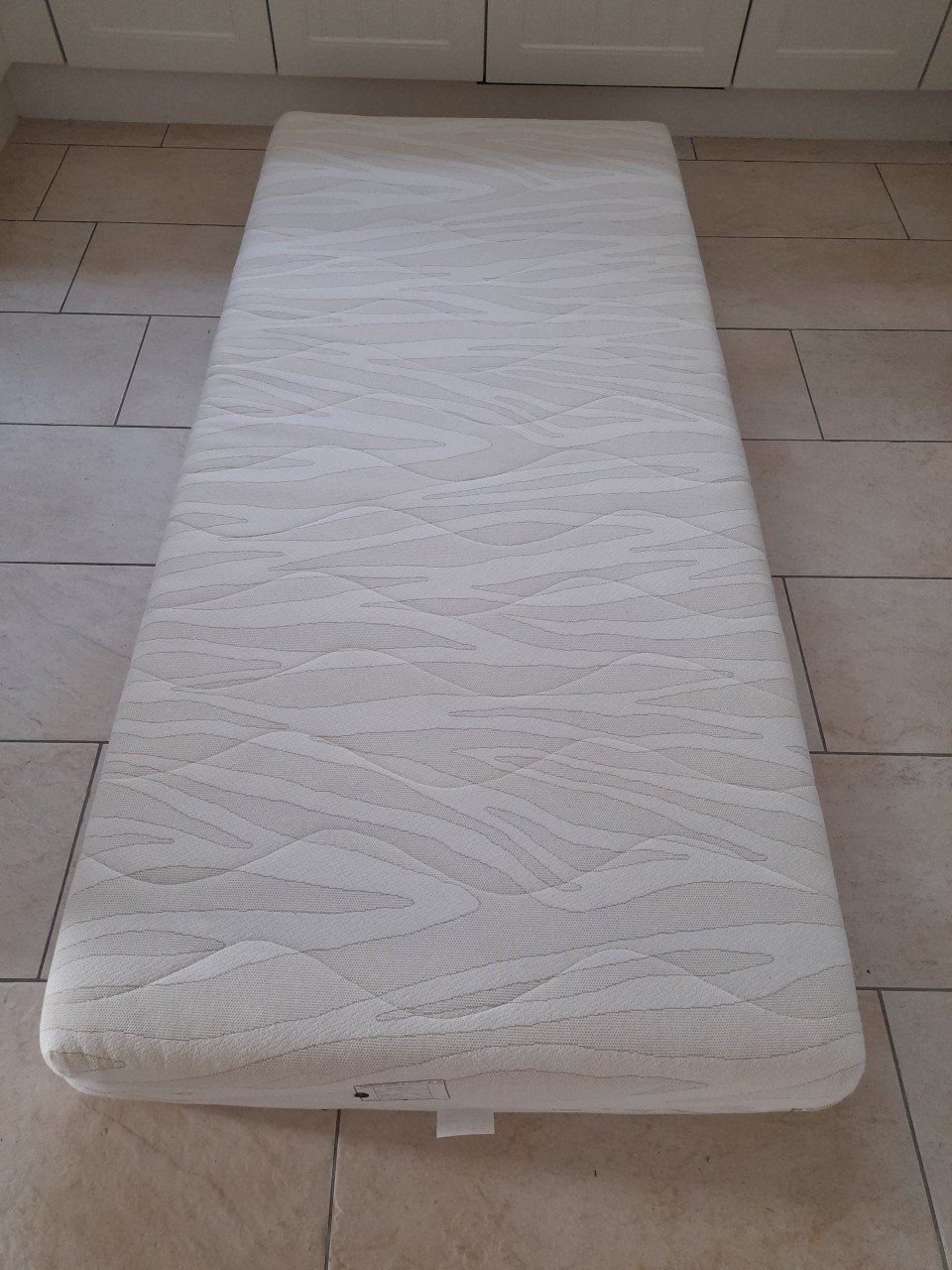 Netjes en schoon matras 90 x 200 x 18 (in goede staat )