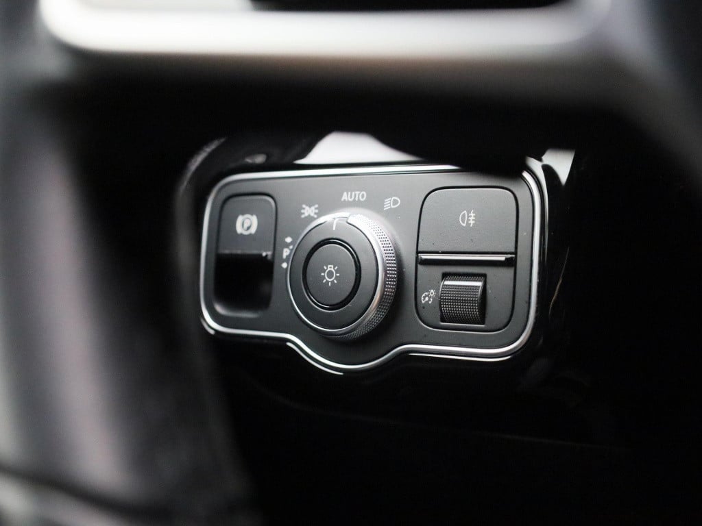 Mercedes-Benz A-Klasse 250 e | navigatie | apple carplay / android auto | c