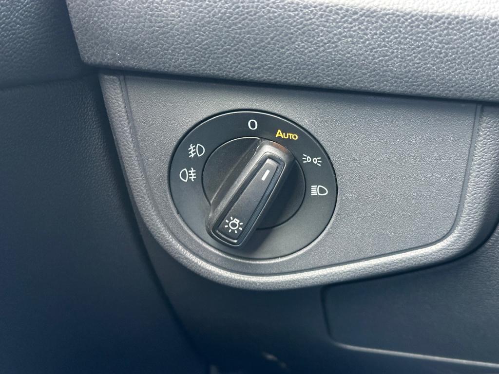 Volkswagen Taigo 1.5 tsi 150pk dsg r-line | trekhaak | iq light | camera | 