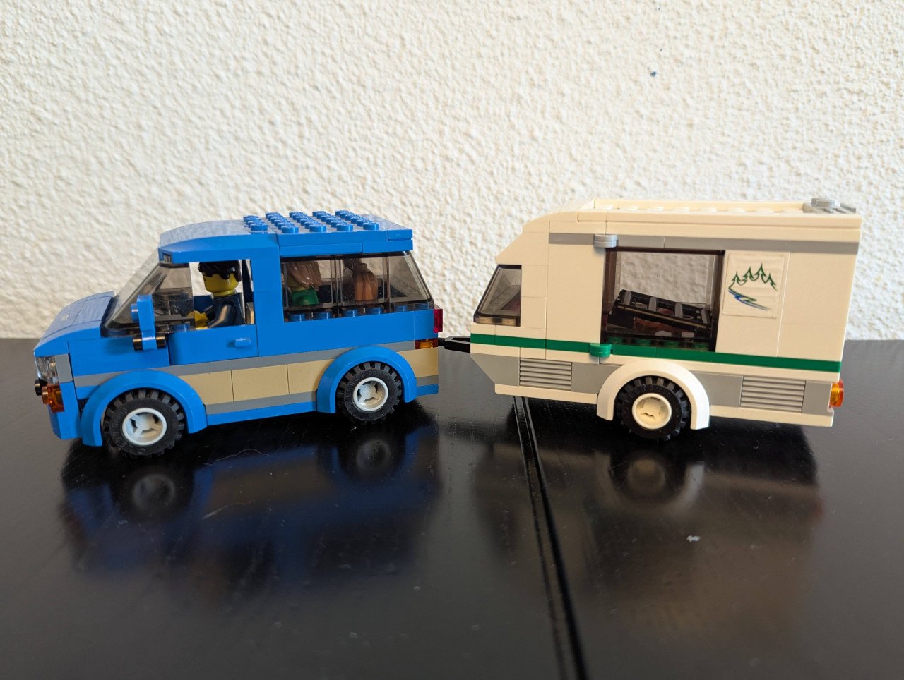 LEGO City Busje & caravan 60117