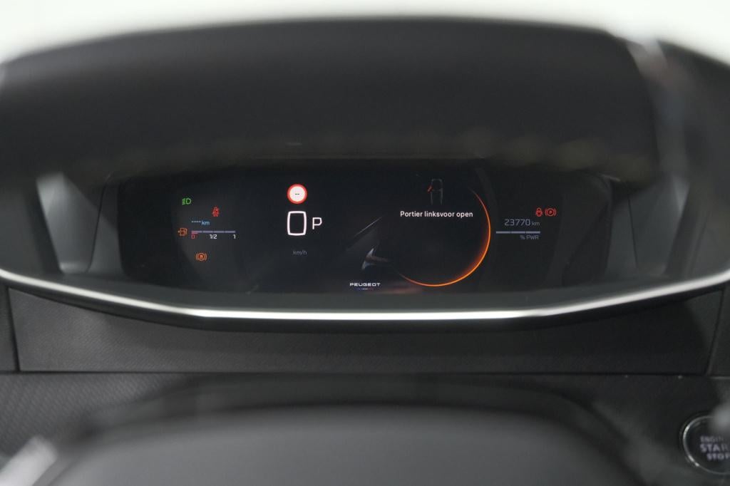 Peugeot 2008 1.2 hybrid 136 gt | camera | apple carplay | parkeersensoren |