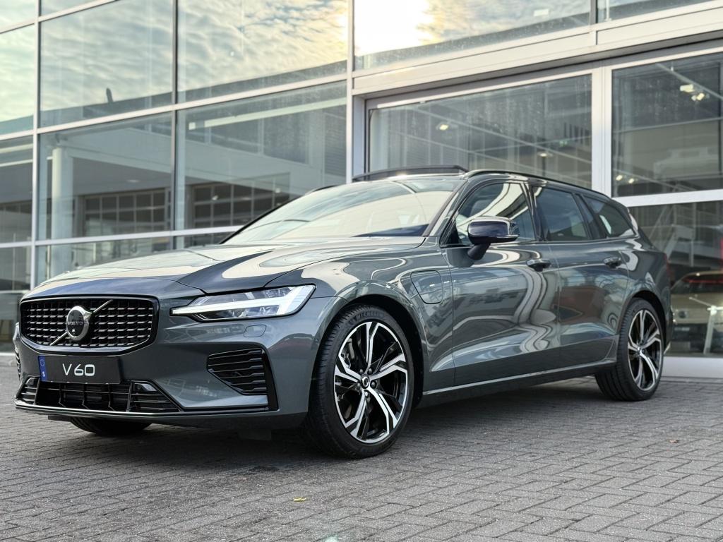 Volvo V60 t6 398pk recharge ultra dark| pano| 360camera| adap.cruise| awd
