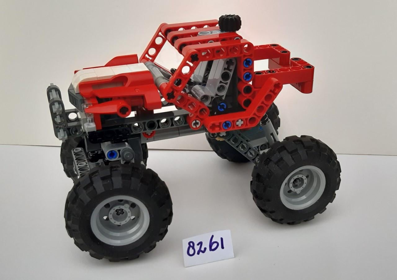 Lego Technic 8261: Rally Truck = Vrachtwagen-Truck