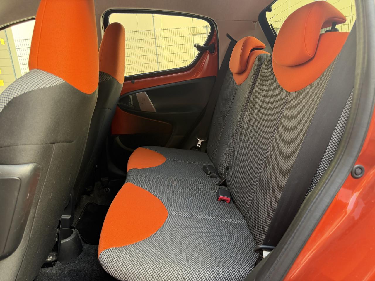 Toyota Aygo 1.0 12V Vvt-i 5DRS 2012 Dynamic Orange Airco Apk