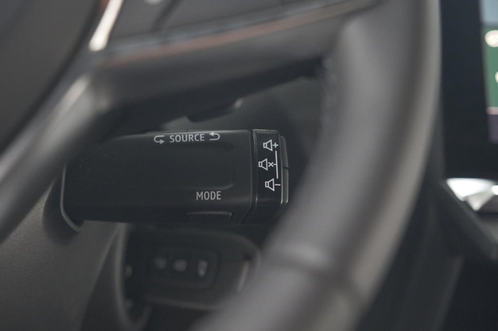 Renault Captur mild hybrid 160 evolution | camera | apple carplay | stoelve