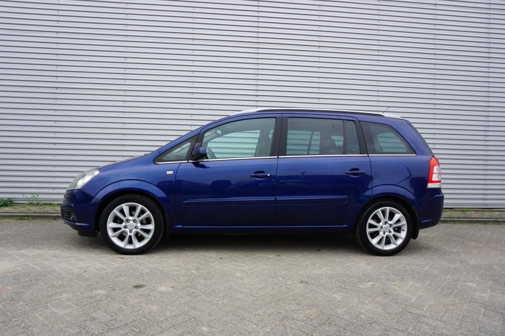 Opel Zafira 1.8 cosmo airco / cruise / elektr. ramen / parkeers. / trekhaak