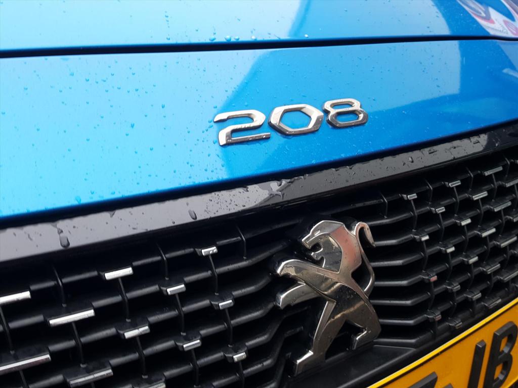 Peugeot 208 1.2 100pk gt-line 3d cockpit | apple carplay&android auto | nav