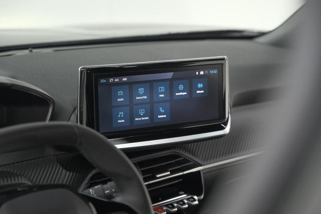 Peugeot 2008 puretech 100 allure | apple carplay | parkeersensoren | climat